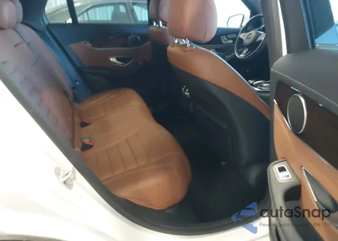 2016 Mercedes-Benz Glc 300 4Matic z USA, uszkodzony, nr VIN WDC0G4KBXGF034840